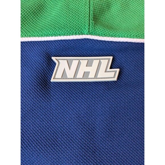 Vancouver Canucks Youth XL (18) Lightweight Mesh Jersey – Official NHL Licensed - Picture 6 of 9